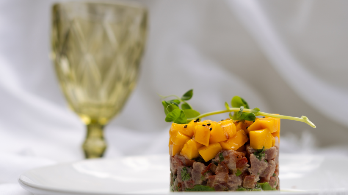 Tartar de Atún con Mango